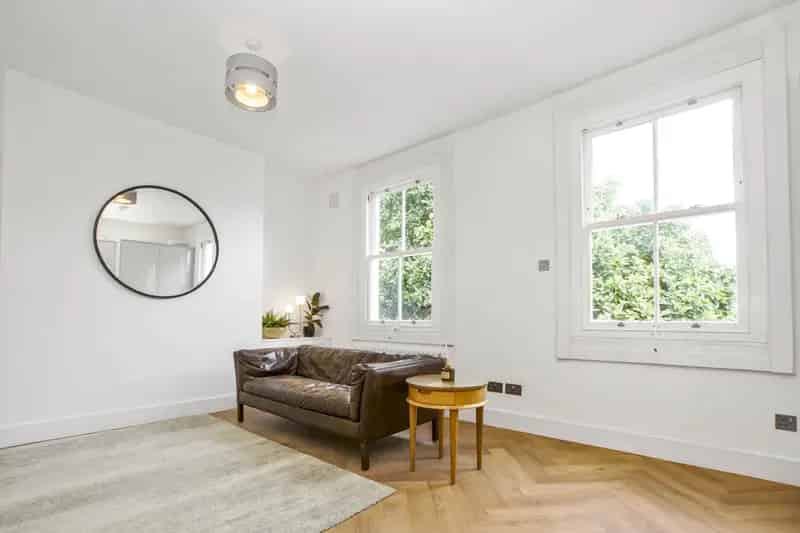 1 Bedroom Apartment Islington  Refurbished Victorian Conversion
