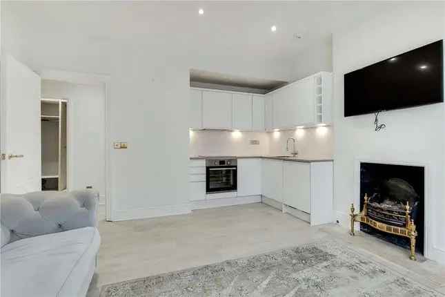 Flat to rent in New Cavendish Street, Marylebone, London W1G