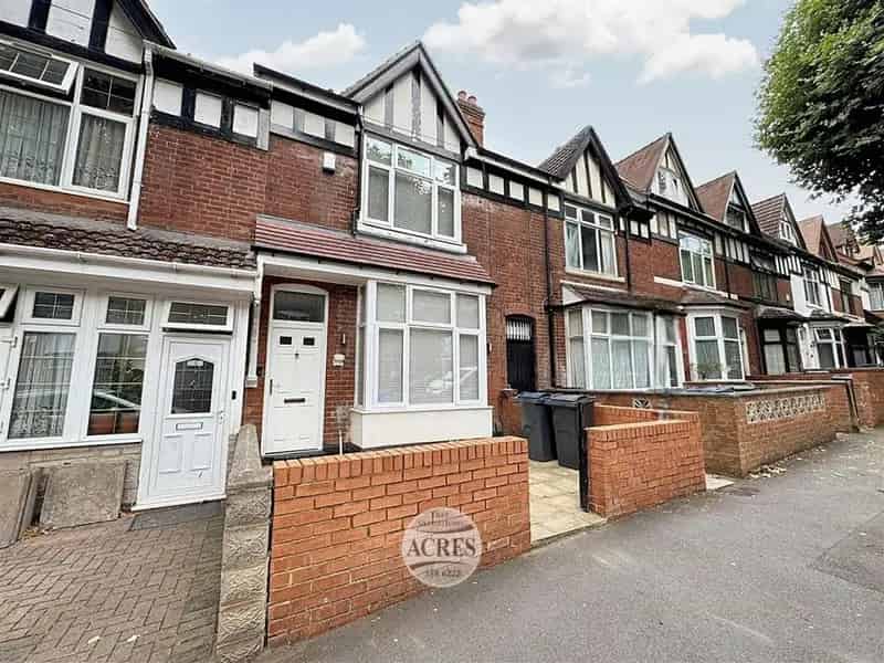 4 bedroom terraced house for sale