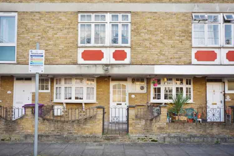 Three Bedroom Maisonette near Victoria Park