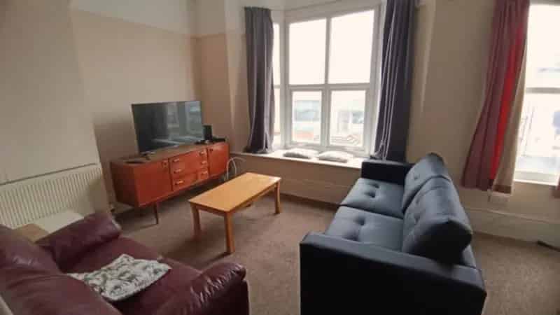 4 Bedroom Flat to Rent - All Bills Included - Near University