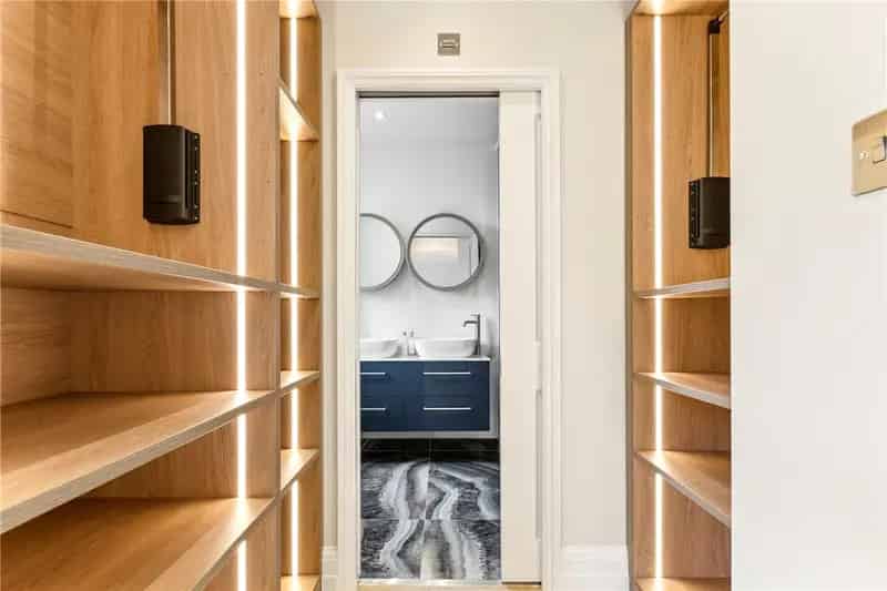 6 Bedroom Detached House in Putney