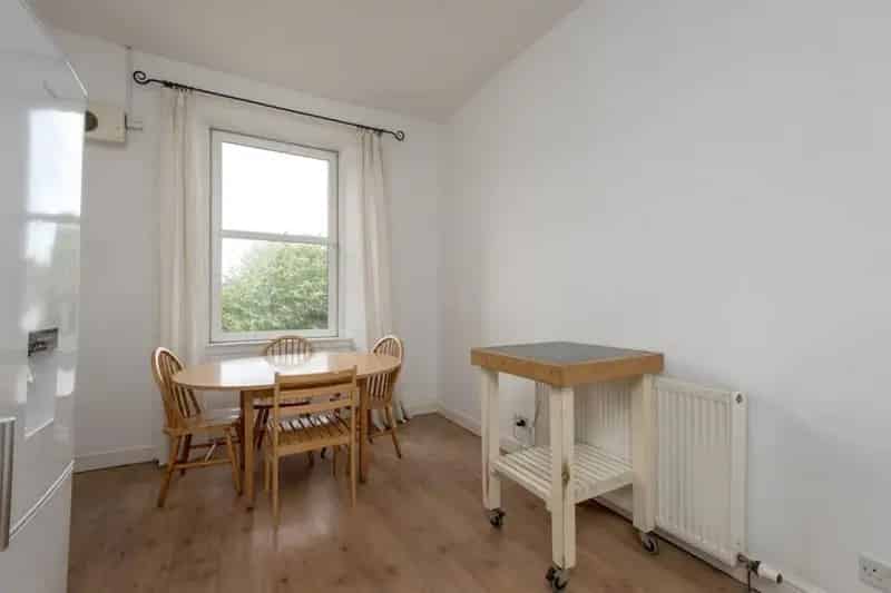 4 Bedroom Flat to Rent Edinburgh - Spacious HMO for Students