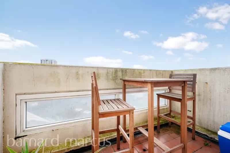 2 Bed Split Level Flat Stockwell Clapham Brixton