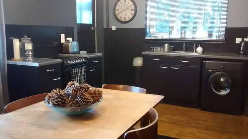 2 Double Bedrooms House Large Garden Utility Room