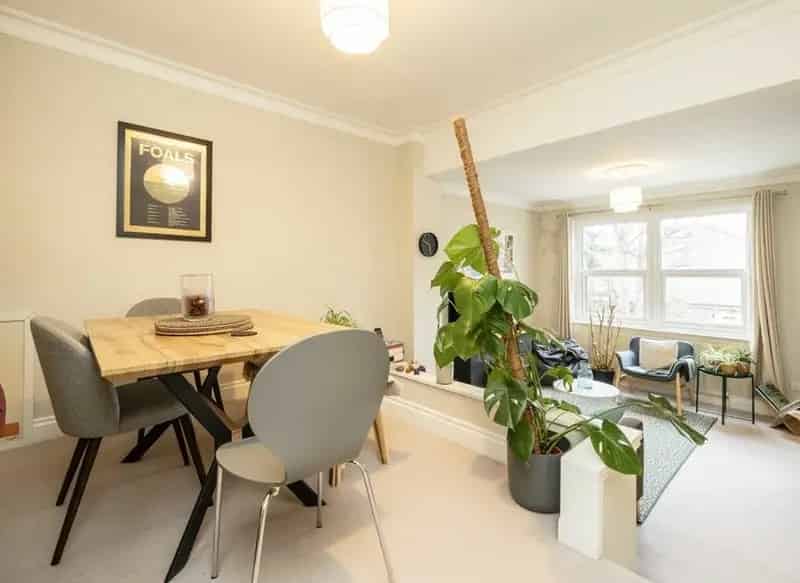 Two Bedroom Apartment Chiswick High Road