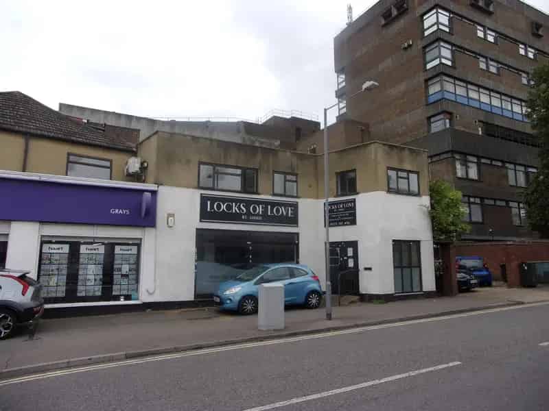 Ground Floor Commercial Property in Grays Near Train Station
