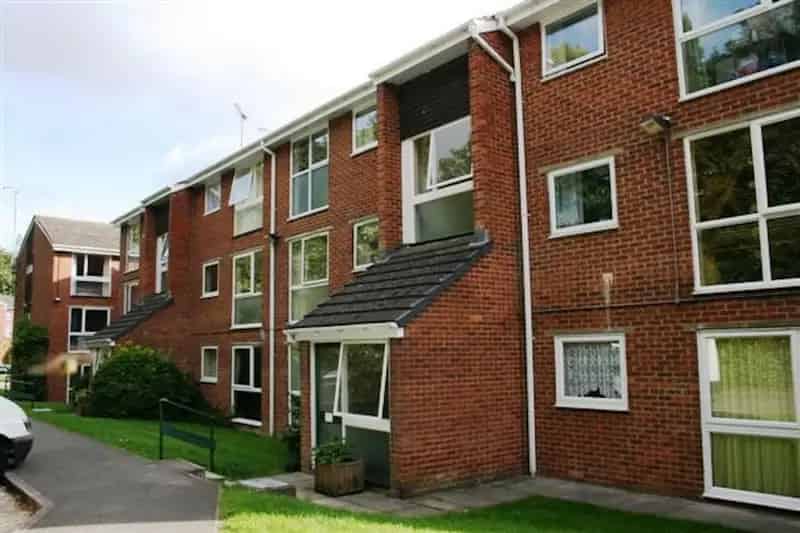 2 Bed Ground Floor Apartment Near Reading West Station