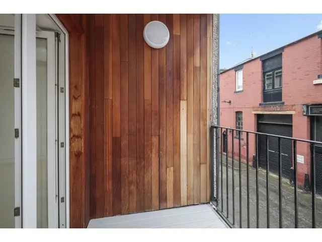 2 Bedroom Terraced House for Sale in Leith Edinburgh