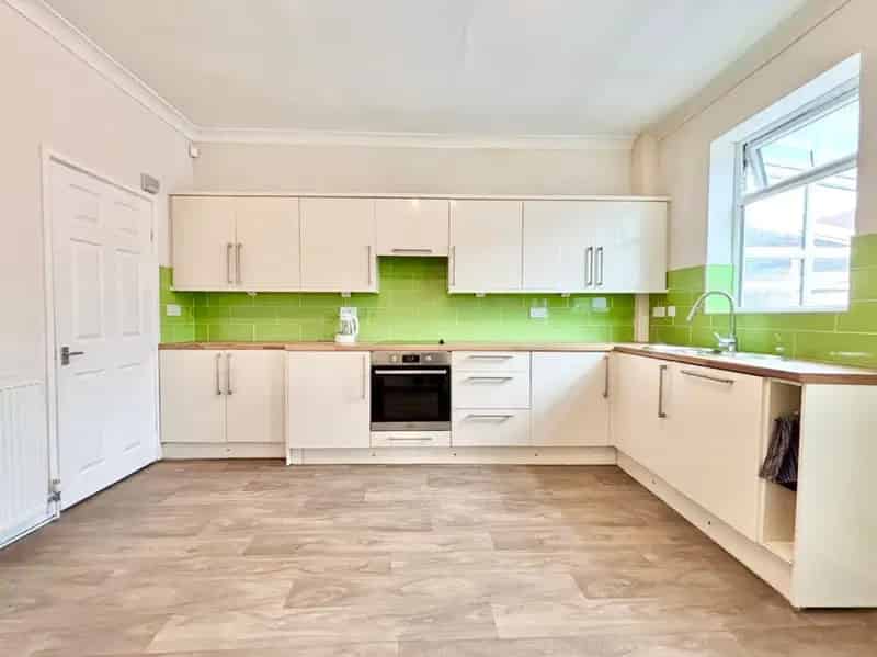 3 Bedroom House To Let Barnsley Wall Street