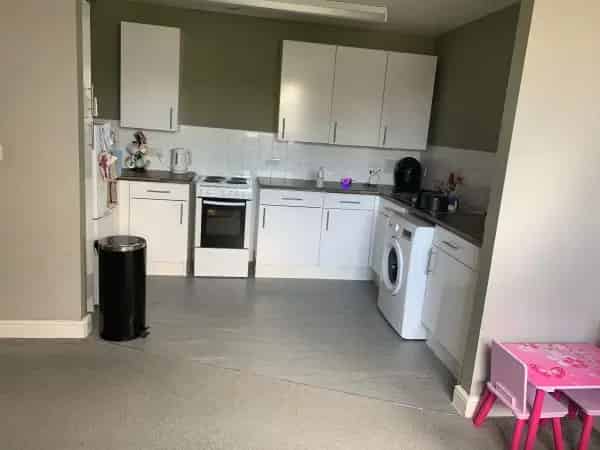 2 Bedroom 2018 Apartment Near Schools and Shops