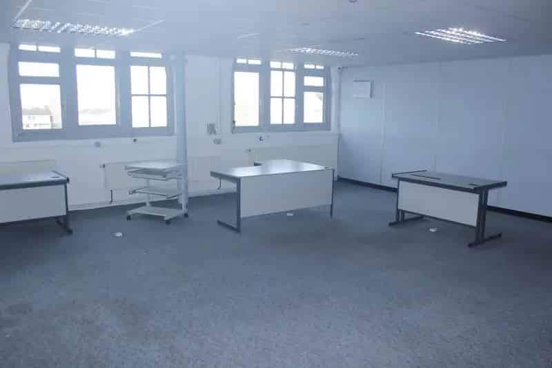 0 Bedroom Office House to Rent