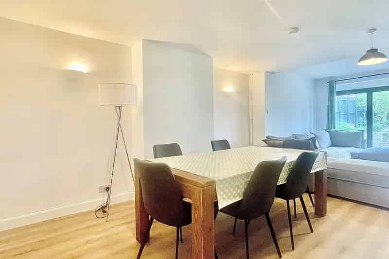 Three Bedroom Family Home Near Ware Station