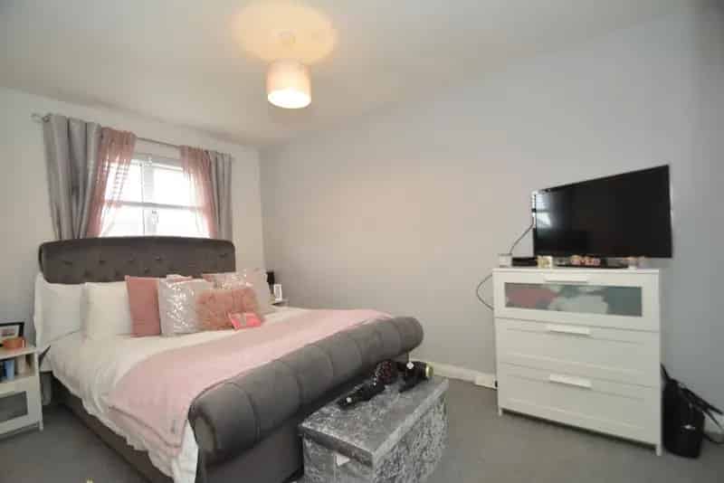 2 Bedroom Flat for Sale
