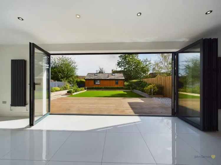 6 bedroom detached house for sale