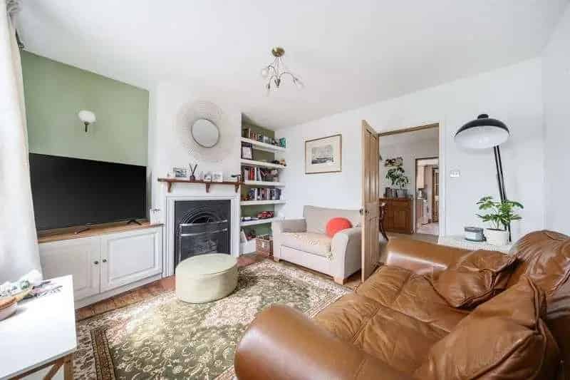 2 Bed Period Cottage For Sale