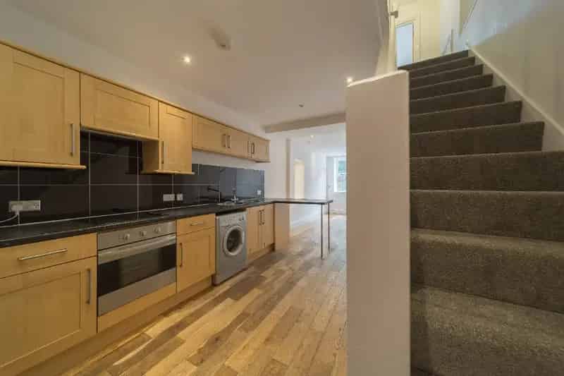 2 Bedroom Duplex House to Rent