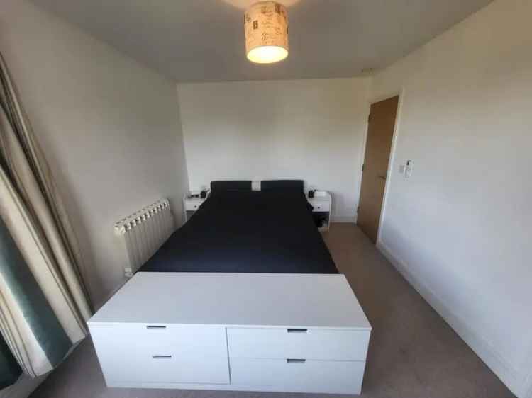 1 Bedroom Penthouse Apartment Near Abingdon Town Centre