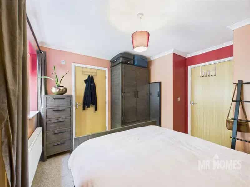 2 Bed Flat for Sale near Grangetown Station Cardiff