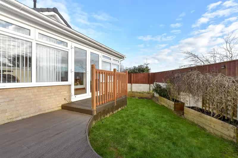 2 bedroom detached bungalow for sale