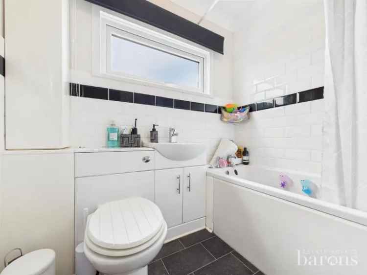 5 Bedroom House for Sale Warwick Road Basingstoke