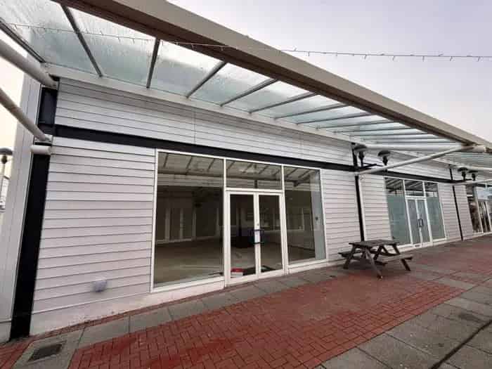 Retail Unit for Lease in Prime Location