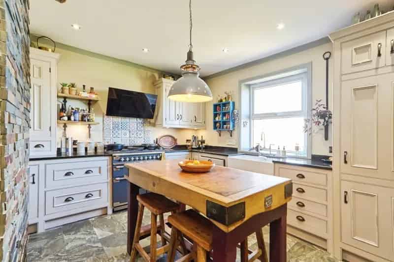 Charming 4-Bedroom Stone Home in Pudsey Modern Upgrades and Period Charm