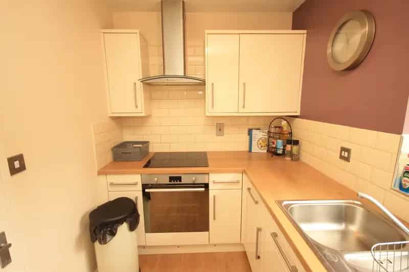 2 Bedroom Flat House to Rent