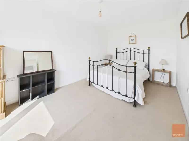 4 Bed Property for Sale Near Perranporth Beach