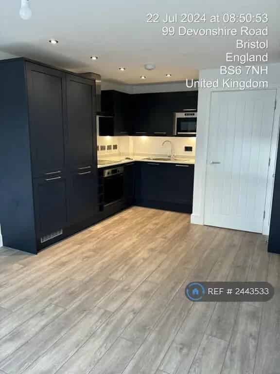 1 Bedroom Flat Brand New Great Location Separate WC