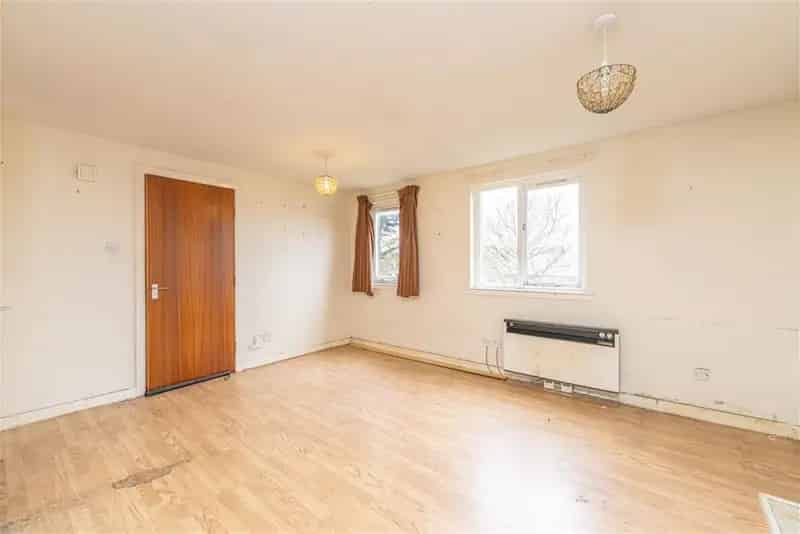 Studio Flat Winchburgh - Renovation Project First Time Buyer Investment