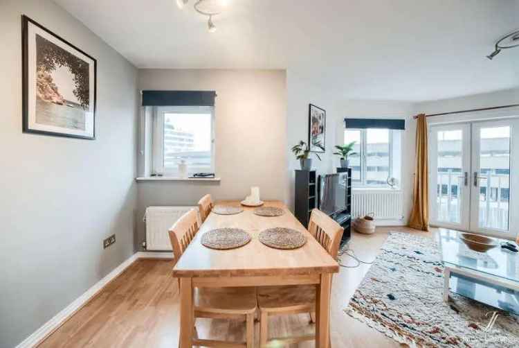 2 bed flat for sale