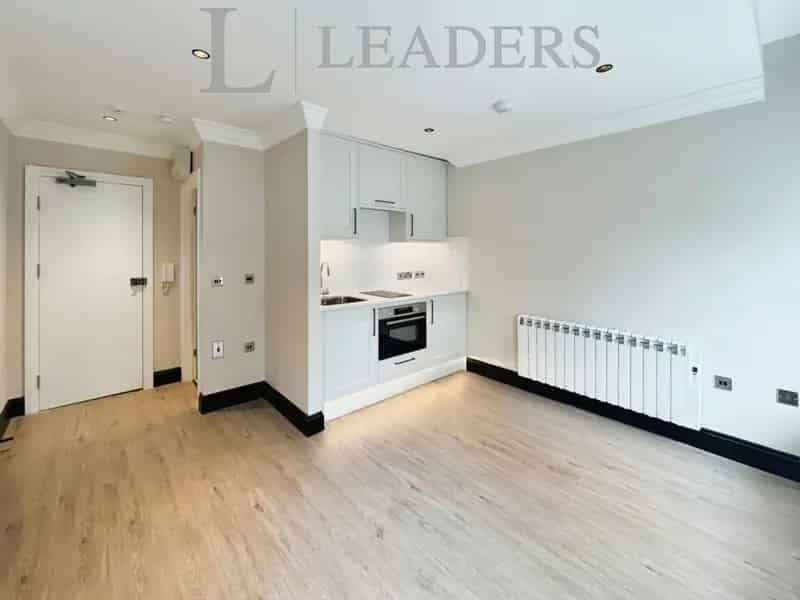 Brighton Studio Apartment - Modern & Stylish
