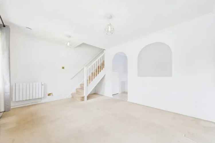1 Bedroom House For Sale Near Town Centre