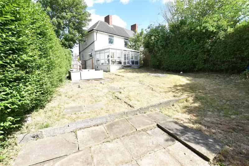 Semi Detached Family Home LS15 Modern Interior Large Garden
