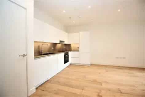 1 Room 54m² Flat Near Hayes Harlington Station