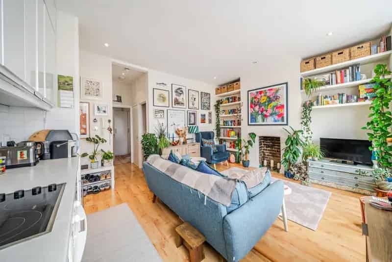 Putney High Street Period Conversion Two Double Bedrooms