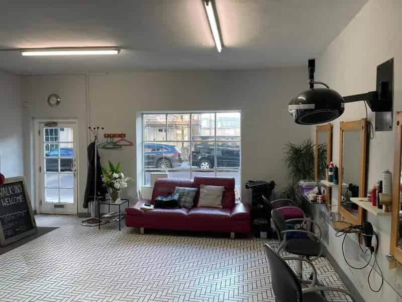 Ground Floor Retail Office Unit For Sale