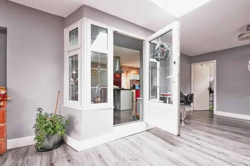Five Bedroom Detached Family Home Corner Plot Garage Converted to Bedroom