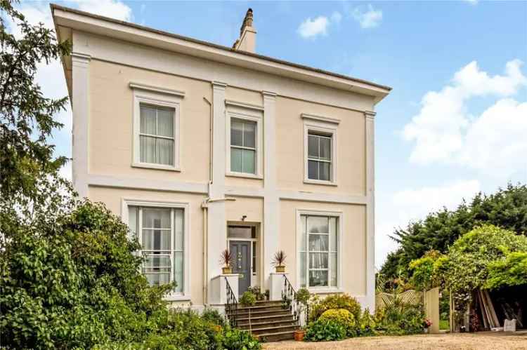 2 Bedroom Apartment for Sale in Cheltenham