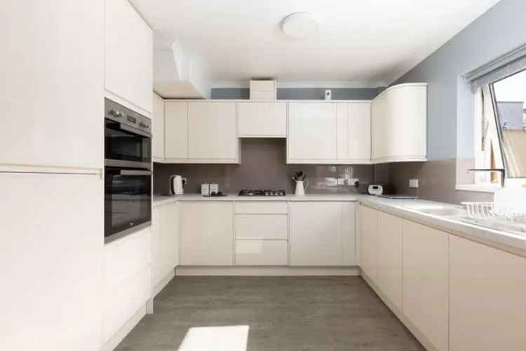 3 Bedroom Semi Detached House For Sale Near Bristol