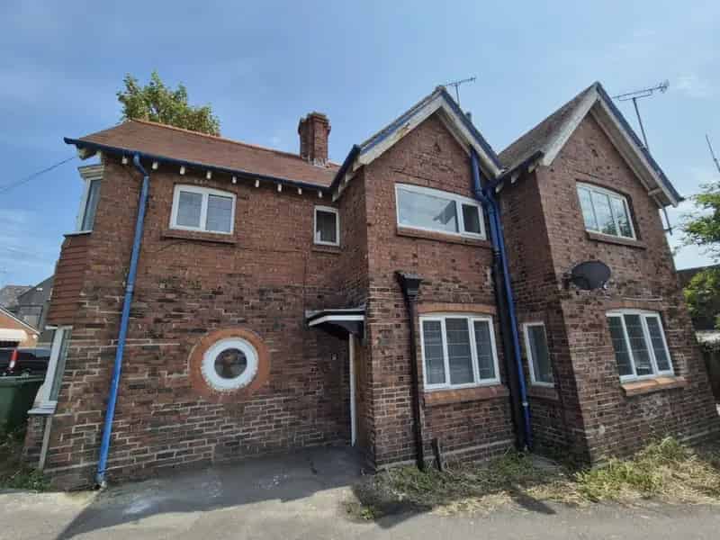 2 Bedroom Flat To Rent