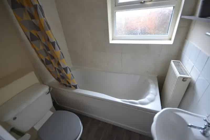 2 Bedroom House To Rent Available 2025