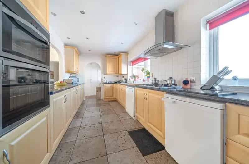 5 Bedroom Detached House for Sale Little Heath Hertfordshire