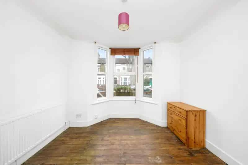 2 Bedroom Flat House to Rent
