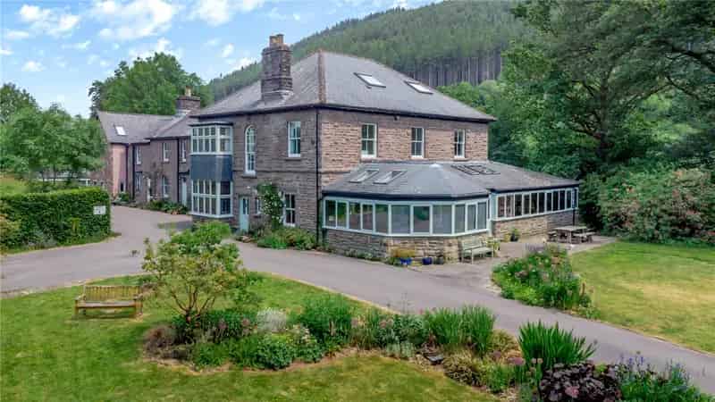 22 Bedroom Country House with Commercial Potential