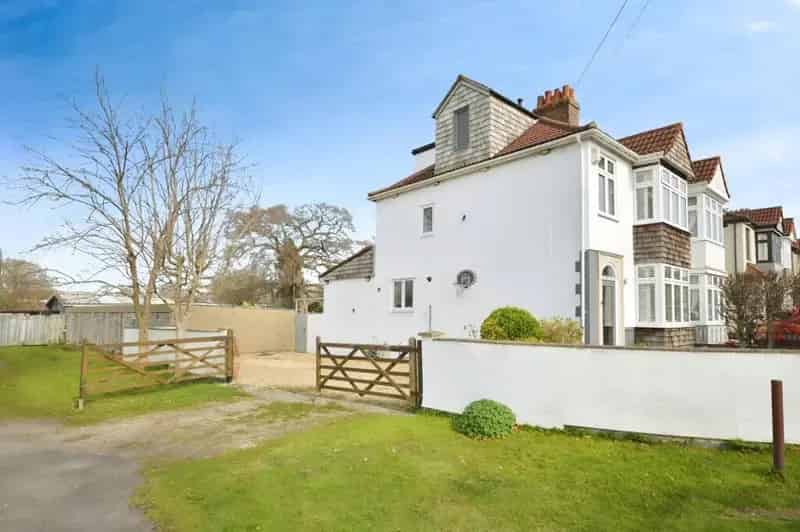 4 Bedroom Semi Detached House For Sale