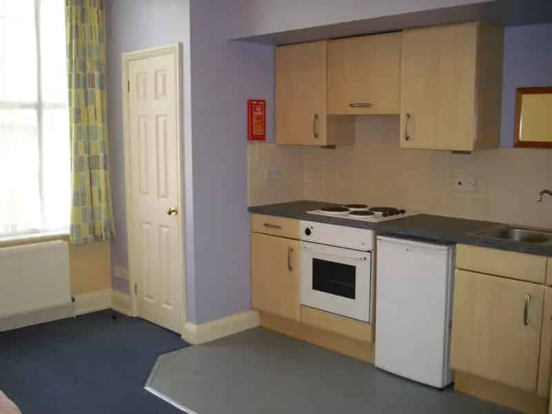 Flat To Rent Available May 28 2025