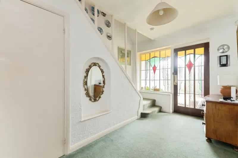 Seaford Detached Chalet Bungalow 2 Double Bedrooms Garden Garage