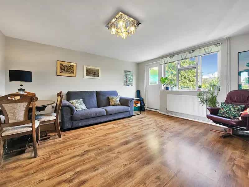 2 Bedroom Flat for Sale near Cambridge North Station